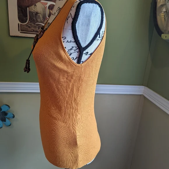 Ruby Rd. top - Picture 7 of 9